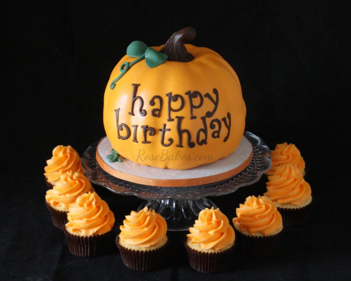 Anniversaires. - Page 22 Pumpkin-Birthday-Cake-e1381893688152